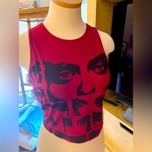 Women’s sleeveless Cherry color tank Abstract print front face, size 8-10.
